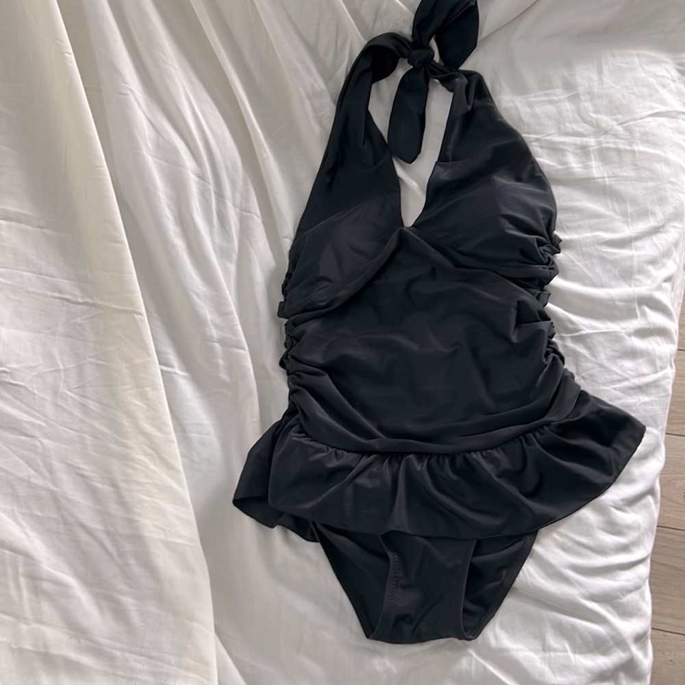 Swimsuit, one piece, fully lined, halter top, . Black size XL.